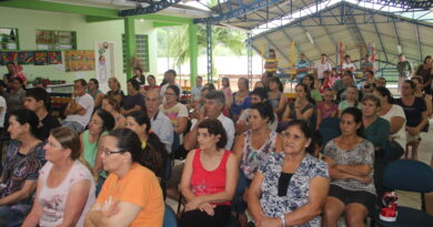 Comunidade escolar prestigia I Feira do JEPP em Jardinópolis, na Escola Nucleada.