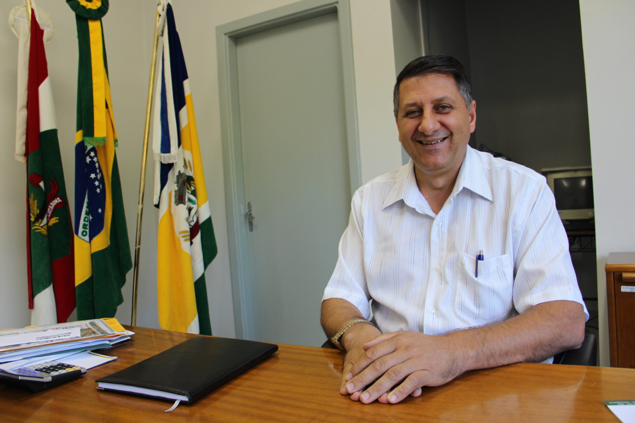 Prefeito em exercício Nadaleti viaja a Florianópolis para participar de escolha da nova diretoria da Fecam e captar recursos, junto a Secretaria de Estado de Agricultura.
