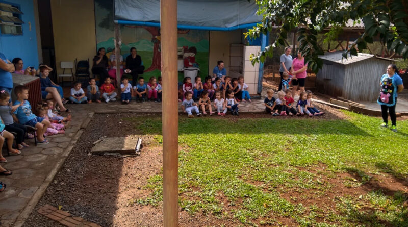 Contação de história ensina valores aos alunos